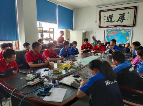 般德阀门总经理夏许超参加入职访谈会,倾听实习生心声 般德阀门总经理夏许超参加入职访谈会,倾听实习生心声