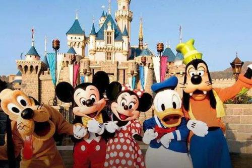 《花木兰》突然宣布在流媒体上线,给迪士尼主题公园蒸发的35亿美元止损?