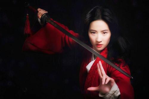 《花木兰》突然宣布在流媒体上线,给迪士尼主题公园蒸发的35亿美元止损?