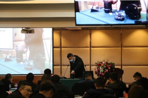 现场维修演示进行中 现场维修演示进行中