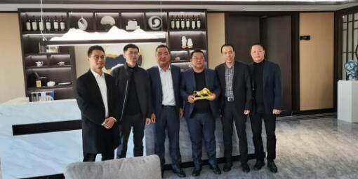 龙湾区空港管委会领导率队莅临良工阀门走访慰问 龙湾区空港管委会领导率队莅临良工阀门走访慰问