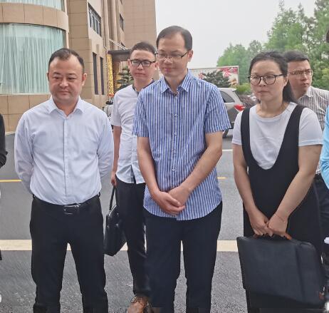 温州市、区两级领导莅临耐氟隆阀业参观指导环保工作 温州市、区两级领导莅临耐氟隆阀业参观指导环保工作
