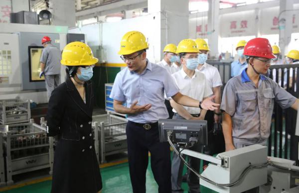 永嘉县委书记王彩莲到纽顿开展泵阀产业专项调研 永嘉县委书记王彩莲到纽顿开展泵阀产业专项调研
