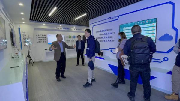 新疆宣力环保能源有限公司总经理张军一行莅临好利阀业考察交流