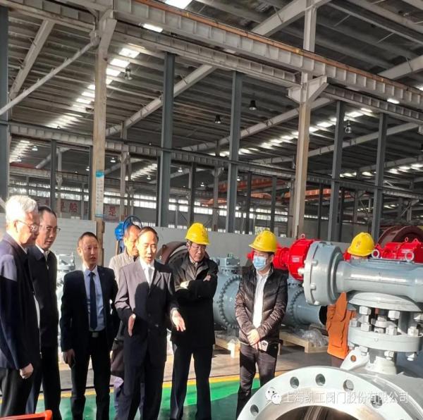 总工程师杨卫东现场做新产品介绍 总工程师杨卫东现场做新产品介绍