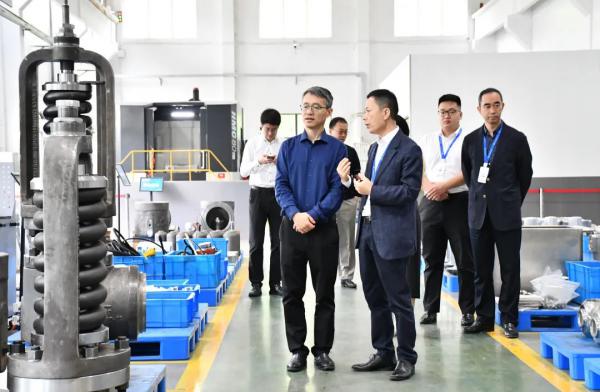 航天科工资产董事长赵康一行来上阀股份考察交流 航天科工资产董事长赵康一行来上阀股份考察交流