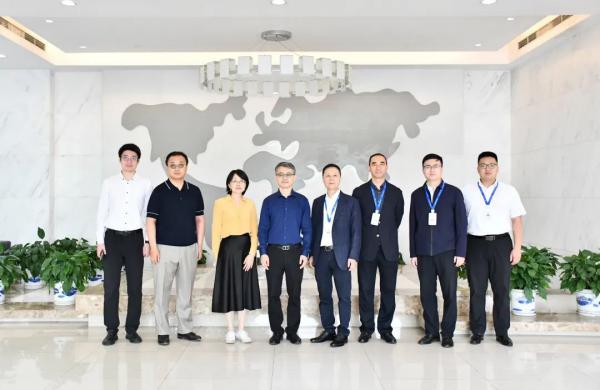 航天科工资产董事长赵康一行来上阀股份考察交流 航天科工资产董事长赵康一行来上阀股份考察交流