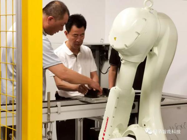 超达阀门集团参观考察风涌智能球阀自动化装配线 超达阀门集团参观考察风涌智能球阀自动化装配线