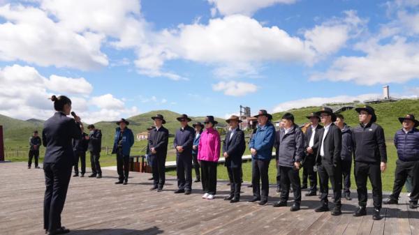 超达阀门集团向红原县捐赠教育援助专项资金20万元 超达阀门集团向红原县捐赠教育援助专项资金20万元