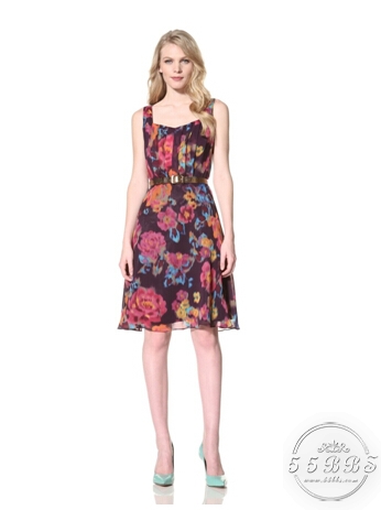 铁打的周星驰,流水的“星女郎”,Tahari带你找寻“三代星女郎”