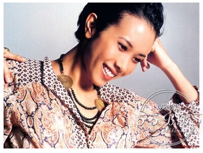 铁打的周星驰,流水的“星女郎”,Tahari带你找寻“三代星女郎”