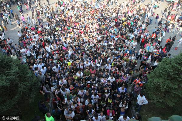 黄金周过半:接待游客4.15亿人次 吸金3397亿 黄金周过半:接待游客4.15亿人次 吸金3397亿