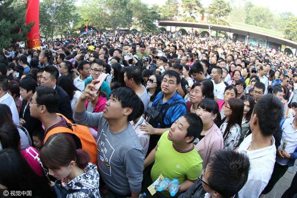 黄金周过半:接待游客4.15亿人次 吸金3397亿 黄金周过半:接待游客4.15亿人次 吸金3397亿