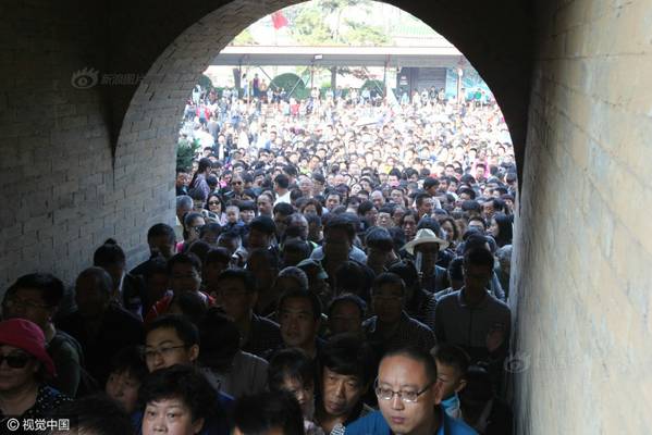 黄金周过半:接待游客4.15亿人次 吸金3397亿 黄金周过半:接待游客4.15亿人次 吸金3397亿