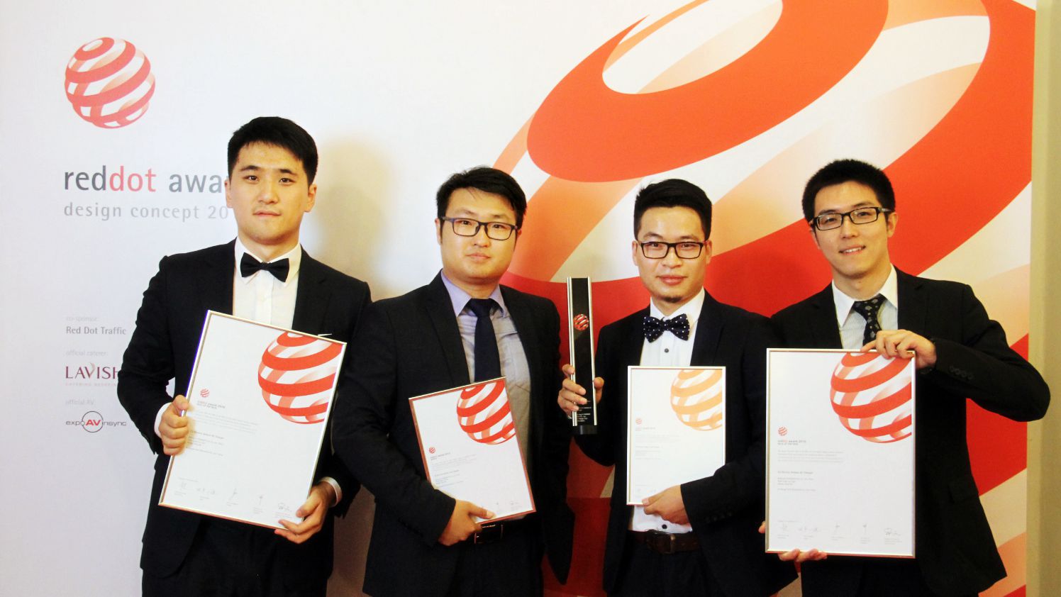 1475122780955013179.jpg 共享改变电动未来 智充科技斩获红点大奖