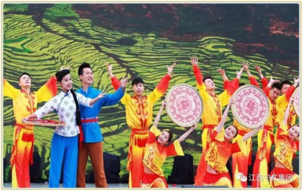 点击图片翻到下一页>> 宁红集团世园会专属茶礼燃爆北京世园会!